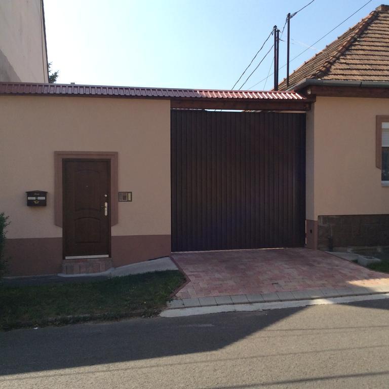 A Bastya Arnyeka Apartment Eger Luaran gambar